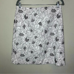 Worth New York White Faux Leather Skirt with  Black Floral Embroidery Size 8